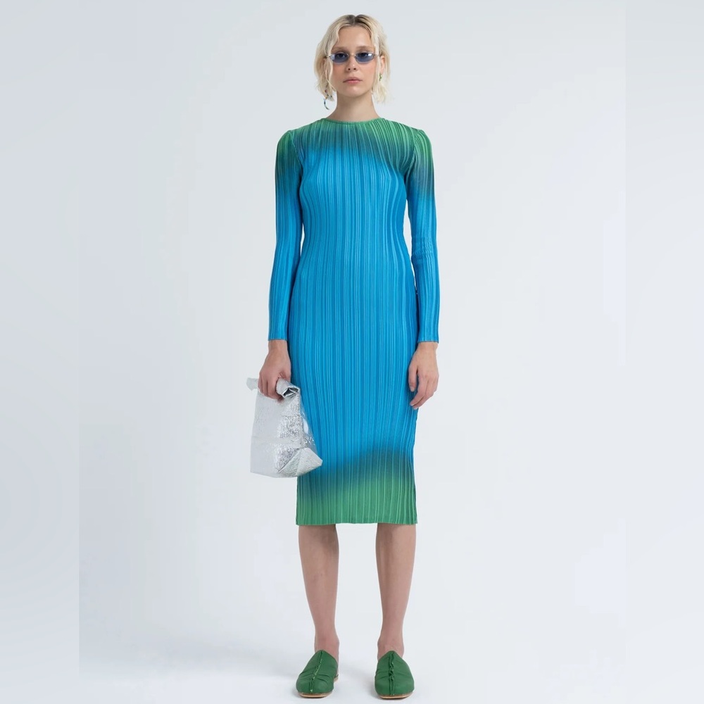 Arthur Apparel Box Pleat Crew Neck Midi Dress in Green Orb | NWT